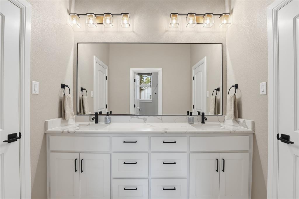 308 Constitution Court, Weatherford, TX 76088
