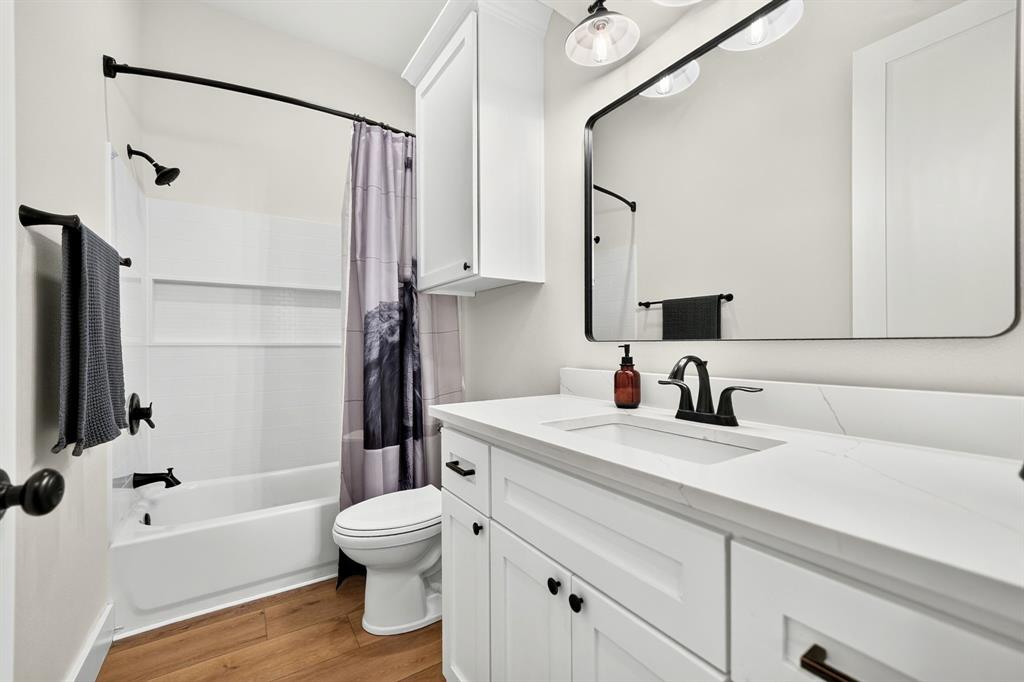 Guest/Hall Bathroom