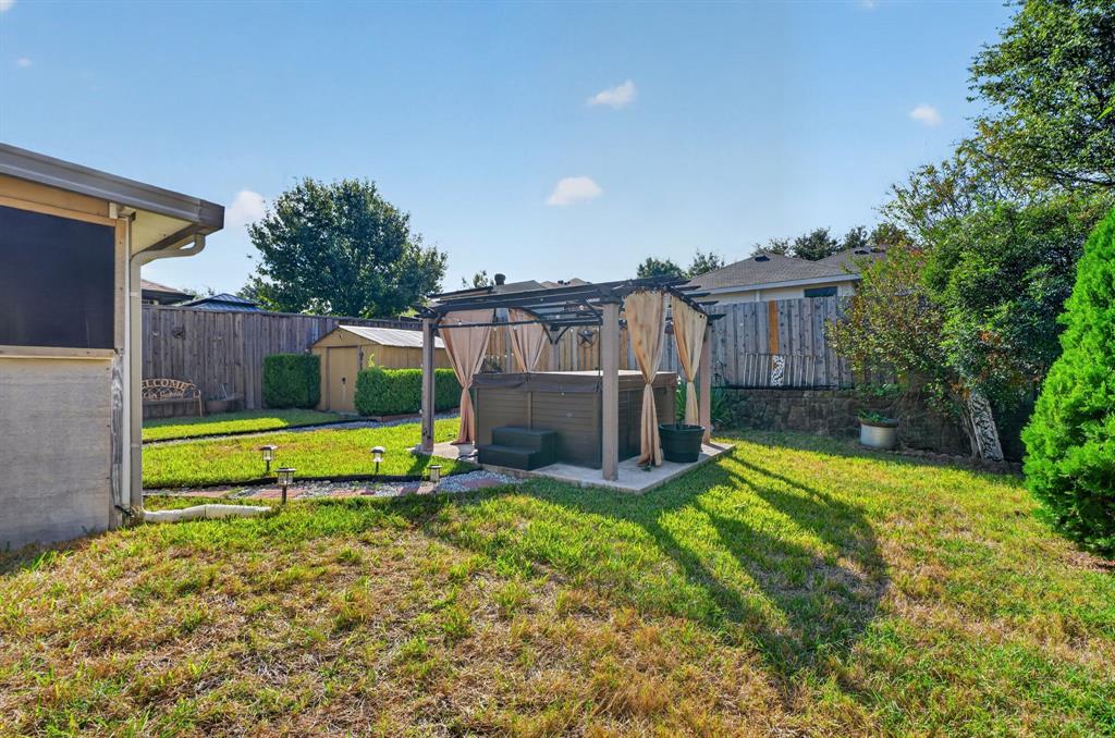2832 Trailhouse Drive, Dallas, TX 75237