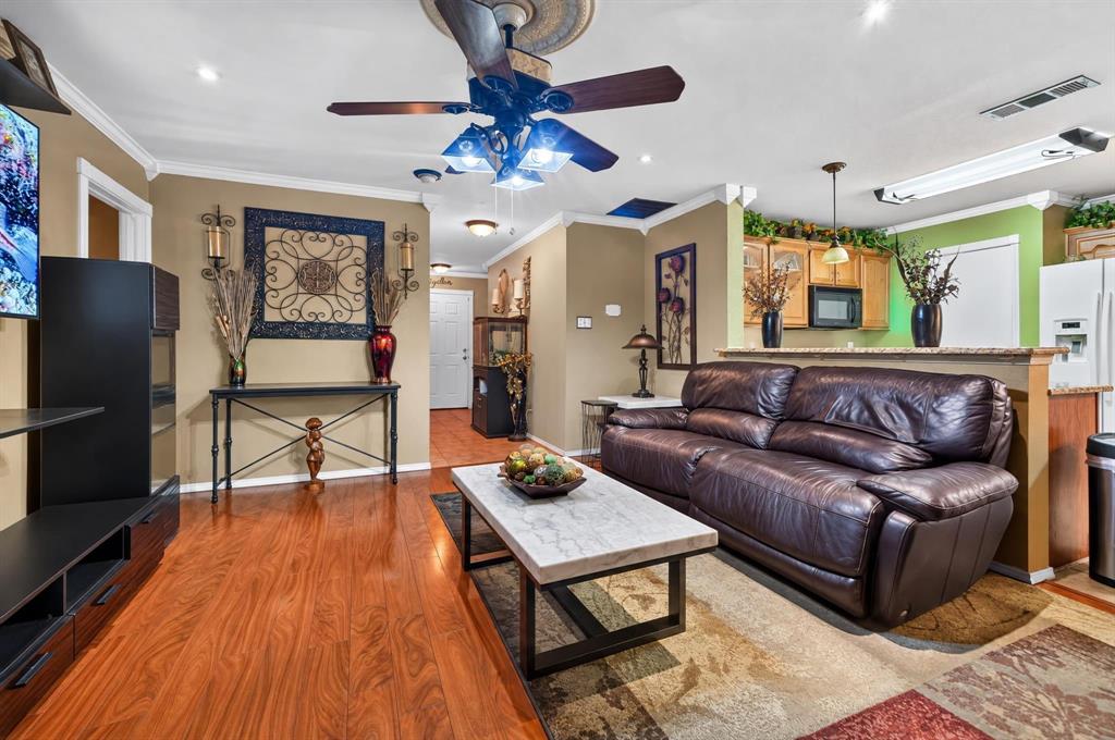 2832 Trailhouse Drive, Dallas, TX 75237