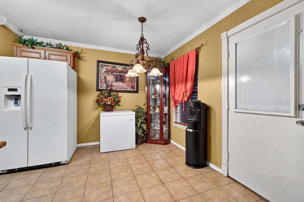 2832 Trailhouse Drive, Dallas, TX 75237