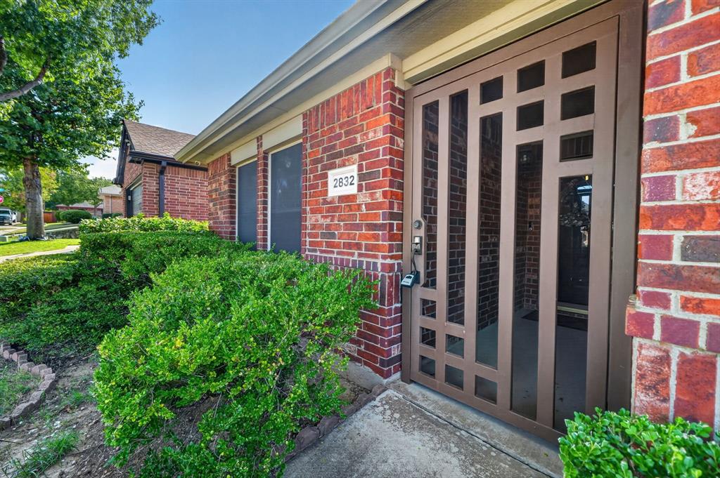 2832 Trailhouse Drive, Dallas, TX 75237