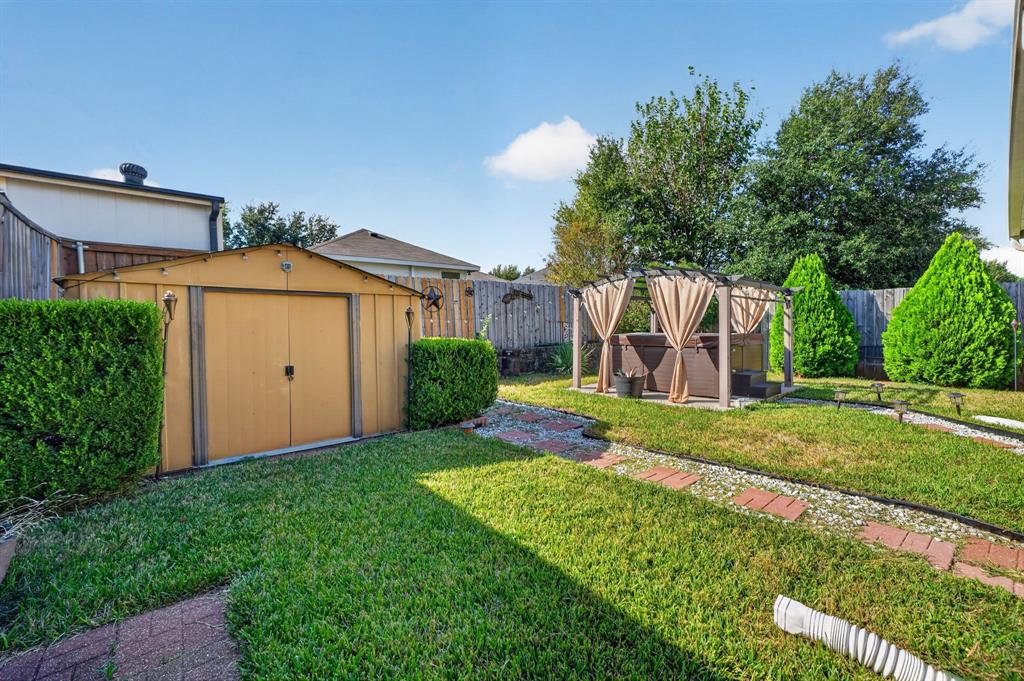 2832 Trailhouse Drive, Dallas, TX 75237