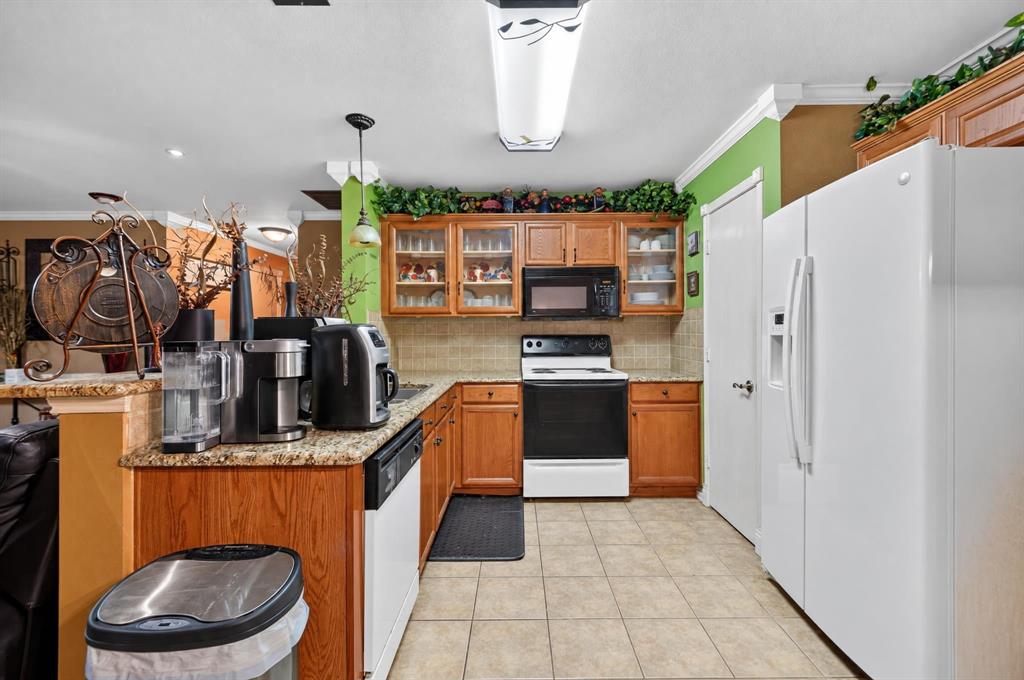 2832 Trailhouse Drive, Dallas, TX 75237