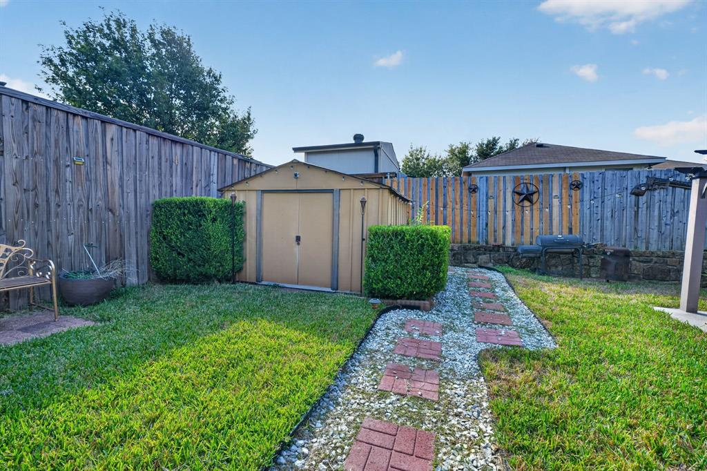 2832 Trailhouse Drive, Dallas, TX 75237