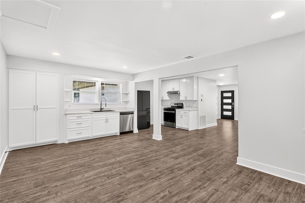 8949 Shorelark Drive, Dallas, TX 75217