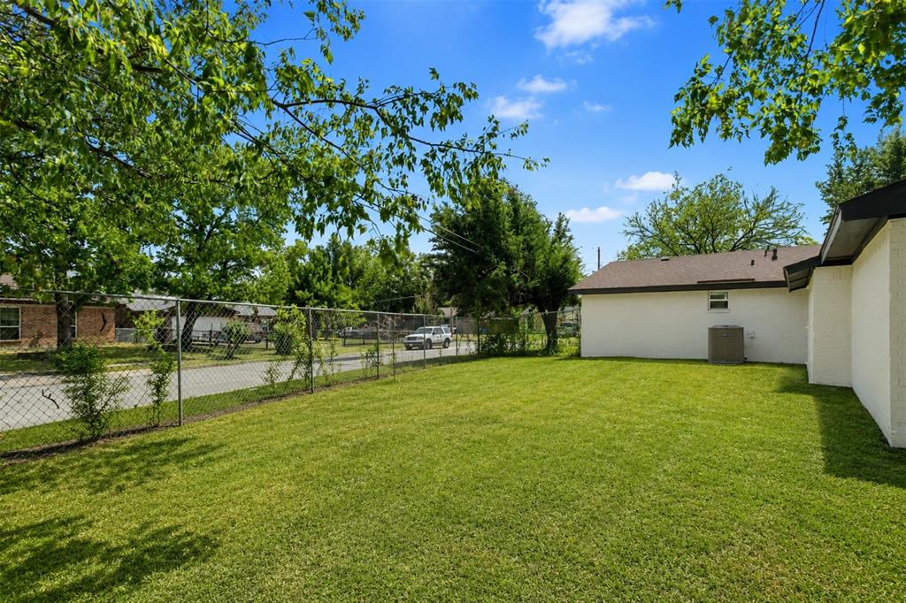 8949 Shorelark Drive, Dallas, TX 75217