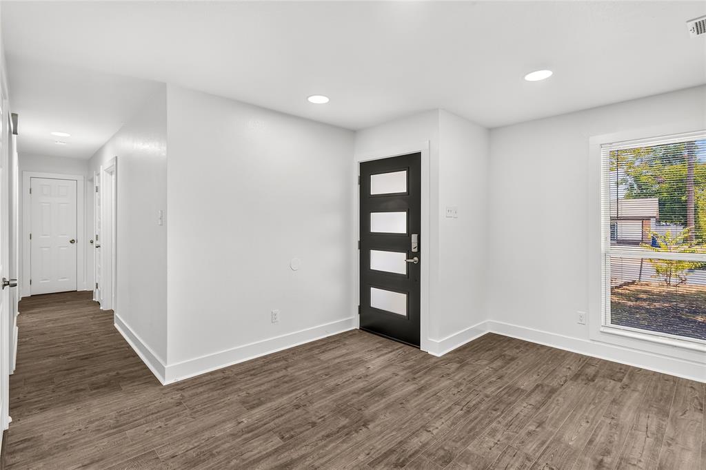 8949 Shorelark Drive, Dallas, TX 75217