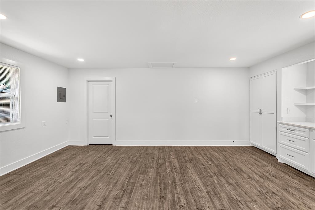 8949 Shorelark Drive, Dallas, TX 75217
