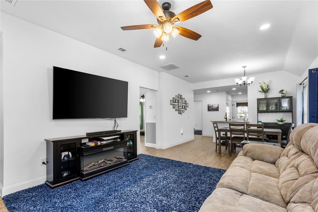 1031 W Gandy Street, Denison, TX 75020