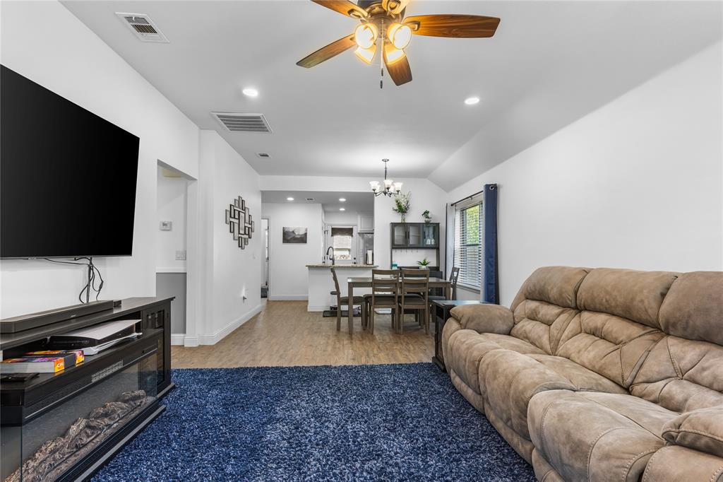 1031 W Gandy Street, Denison, TX 75020