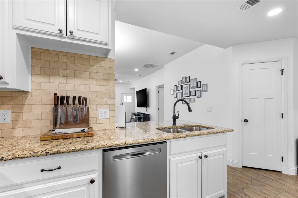 1031 W Gandy Street, Denison, TX 75020