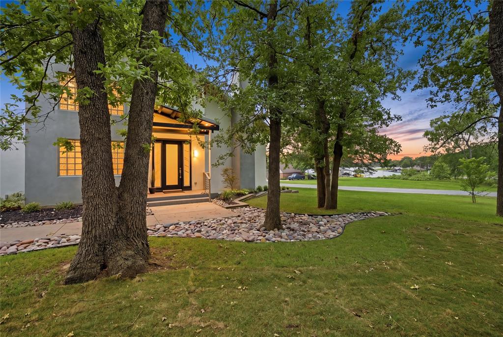 316 Comanche Drive, Lake Kiowa, TX 76240 316 Comanche Drive, Lake Kiowa, TX 76240