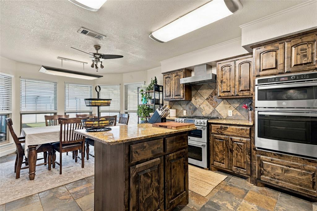 910 W Highway 67, Alvarado, TX 76009