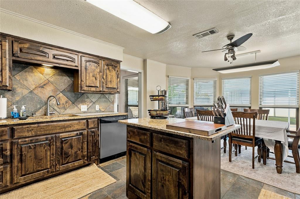 910 W Highway 67, Alvarado, TX 76009