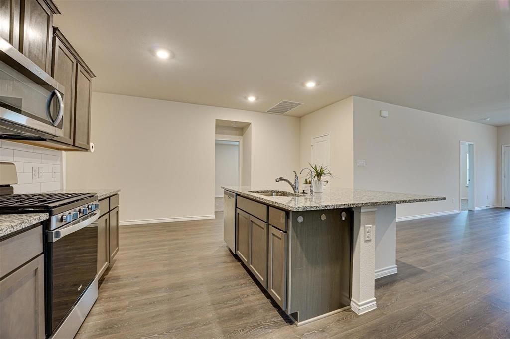 605 Auburn Forest Drive, Princeton, TX 75407