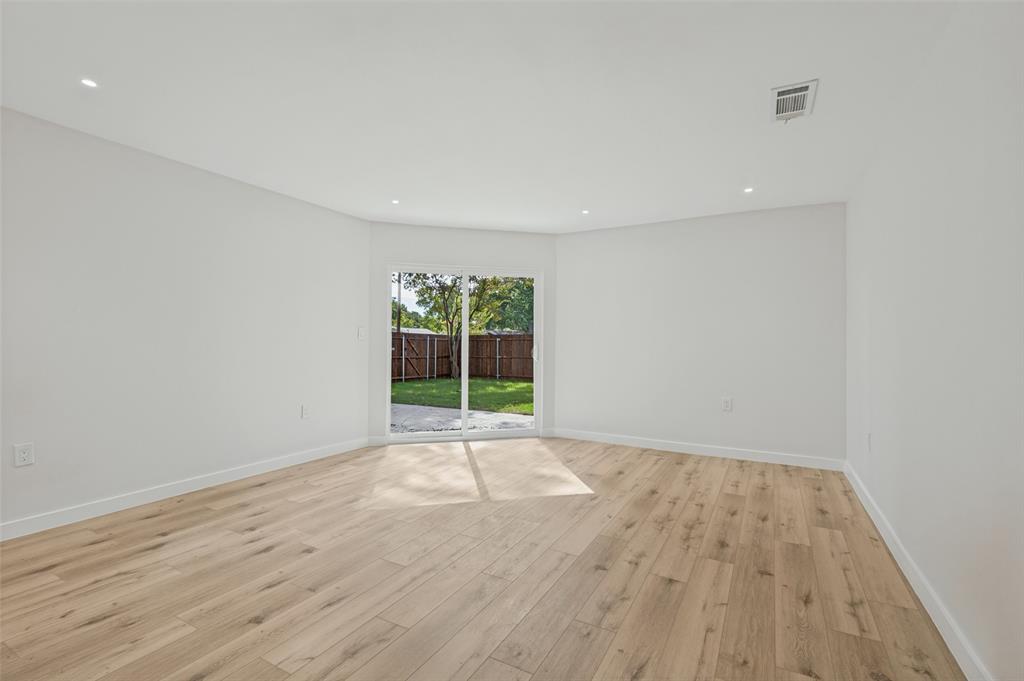 735 Loganwood Avenue, Richardson, TX 75080