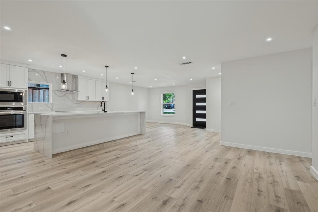 735 Loganwood Avenue, Richardson, TX 75080