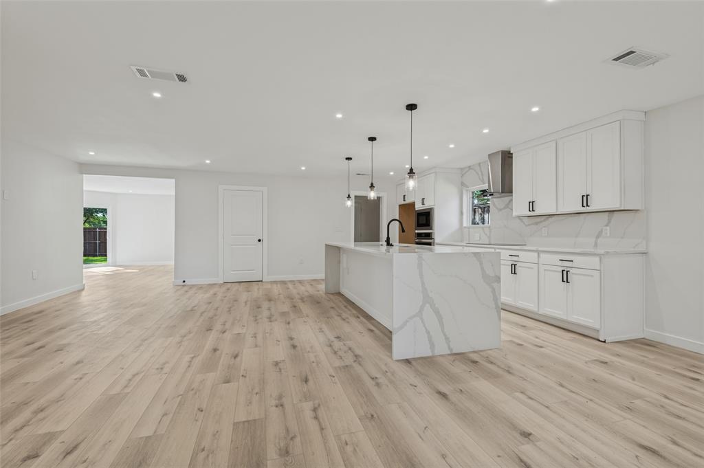 735 Loganwood Avenue, Richardson, TX 75080