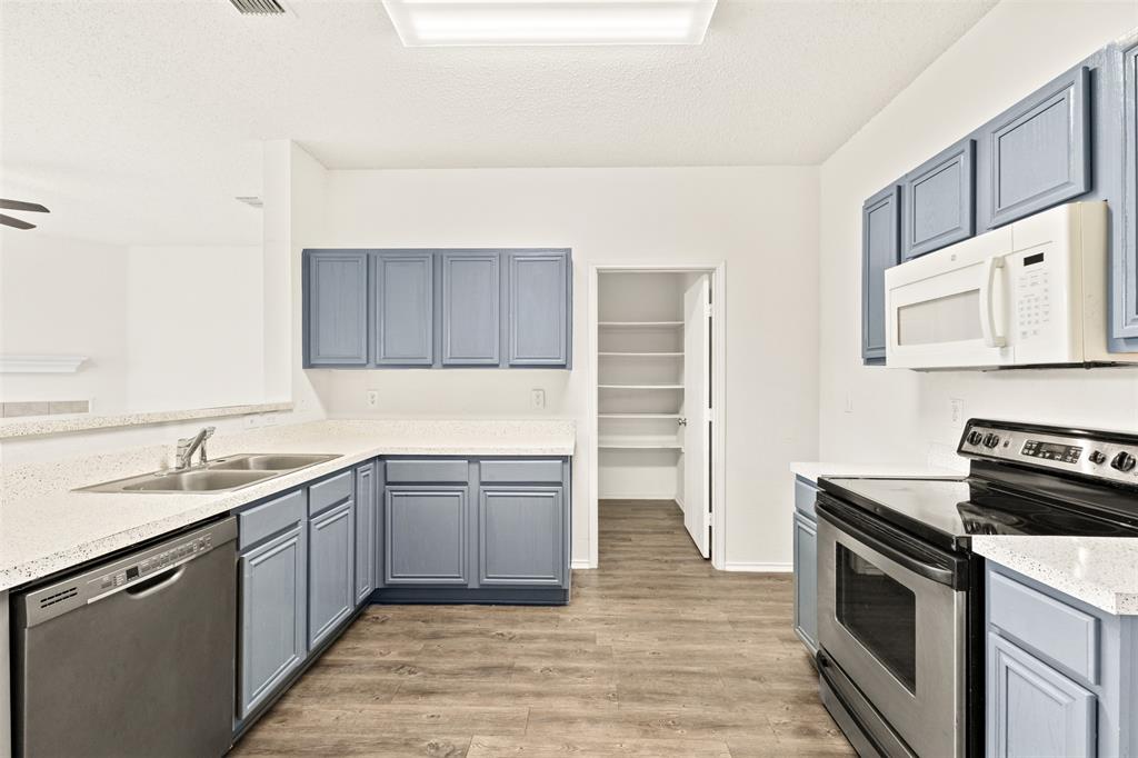 312 Elk Run Drive, Fort Worth, TX 76140