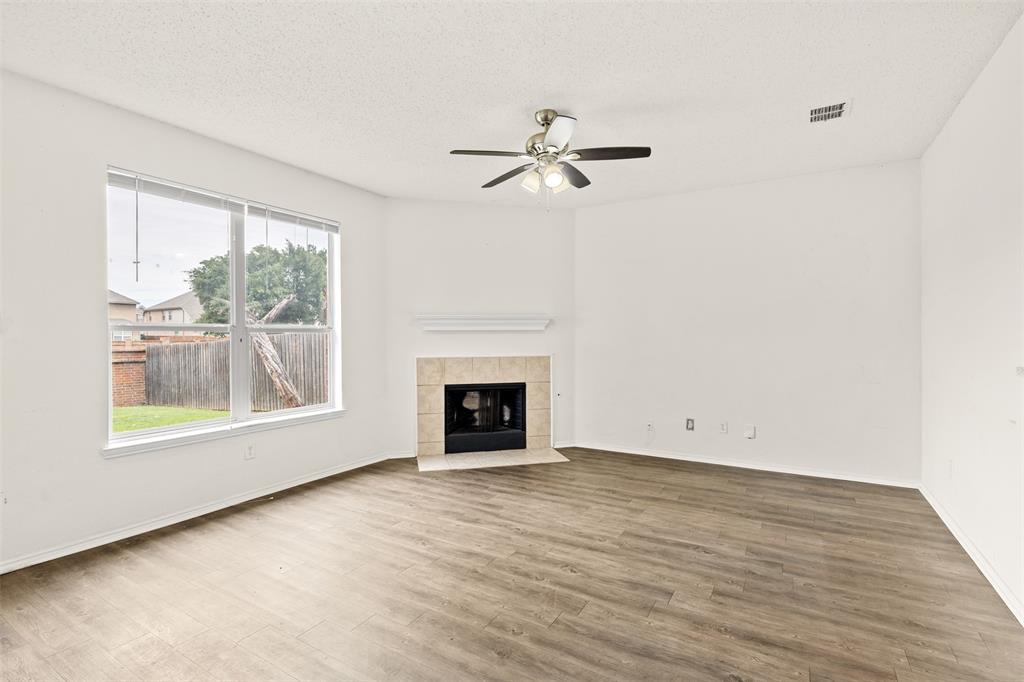 312 Elk Run Drive, Fort Worth, TX 76140