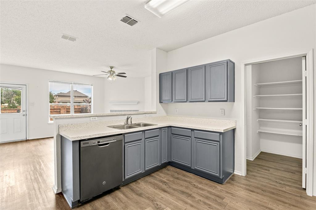 312 Elk Run Drive, Fort Worth, TX 76140