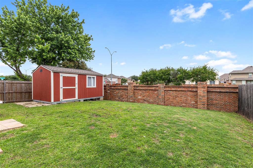 312 Elk Run Drive, Fort Worth, TX 76140