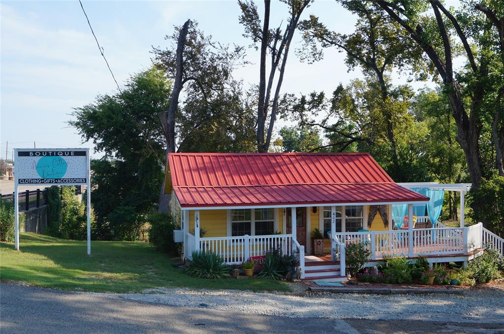 402 E College St, Canton, TX 75103