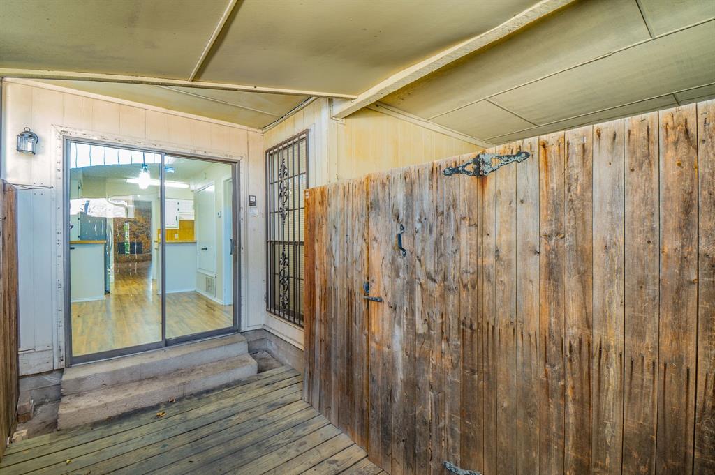 1515 Cherrycrest Street, Dallas, TX 75228