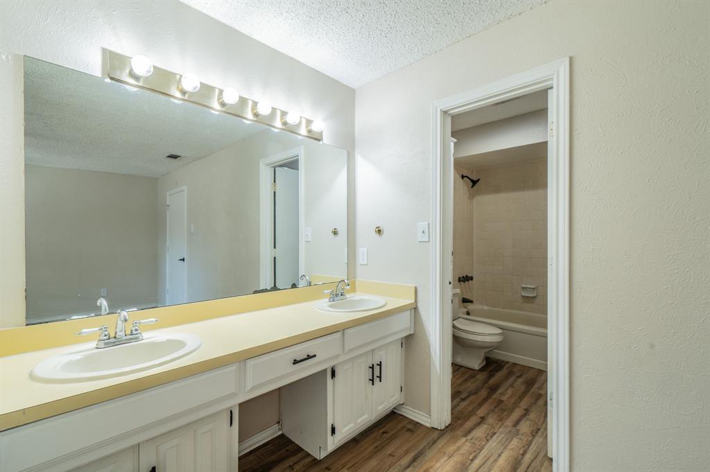 1515 Cherrycrest Street, Dallas, TX 75228