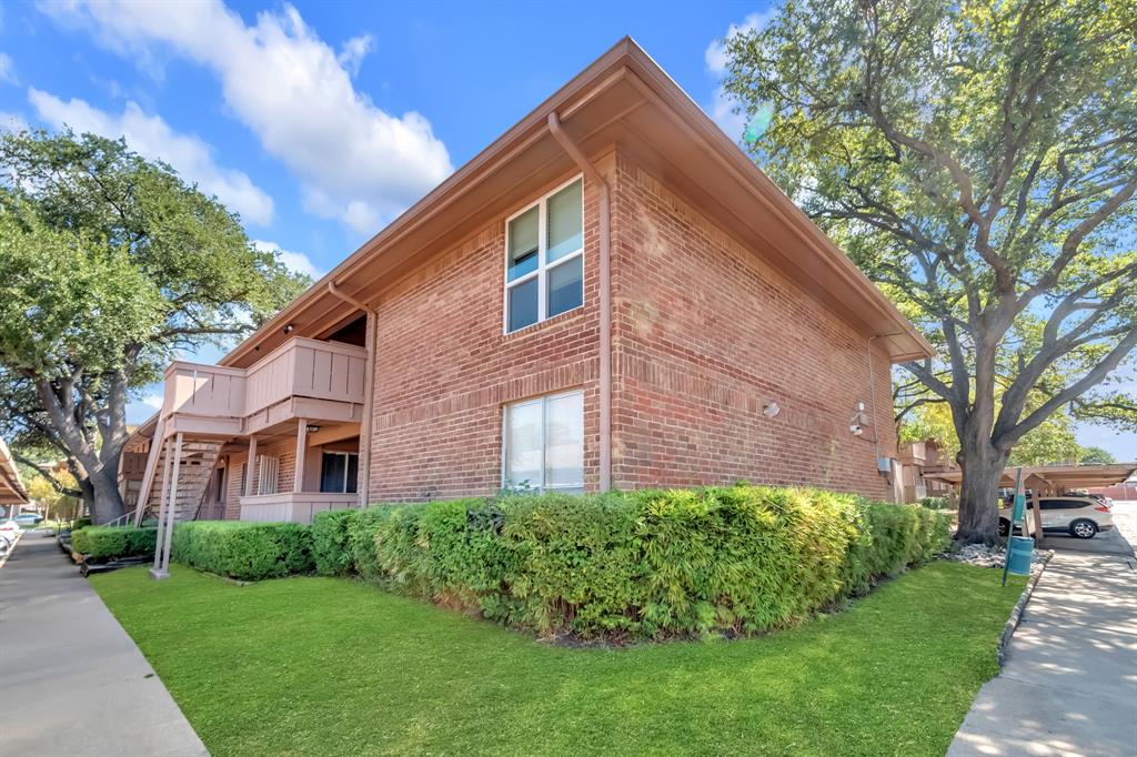 10556 High Hollows Drive, Dallas, TX 75230