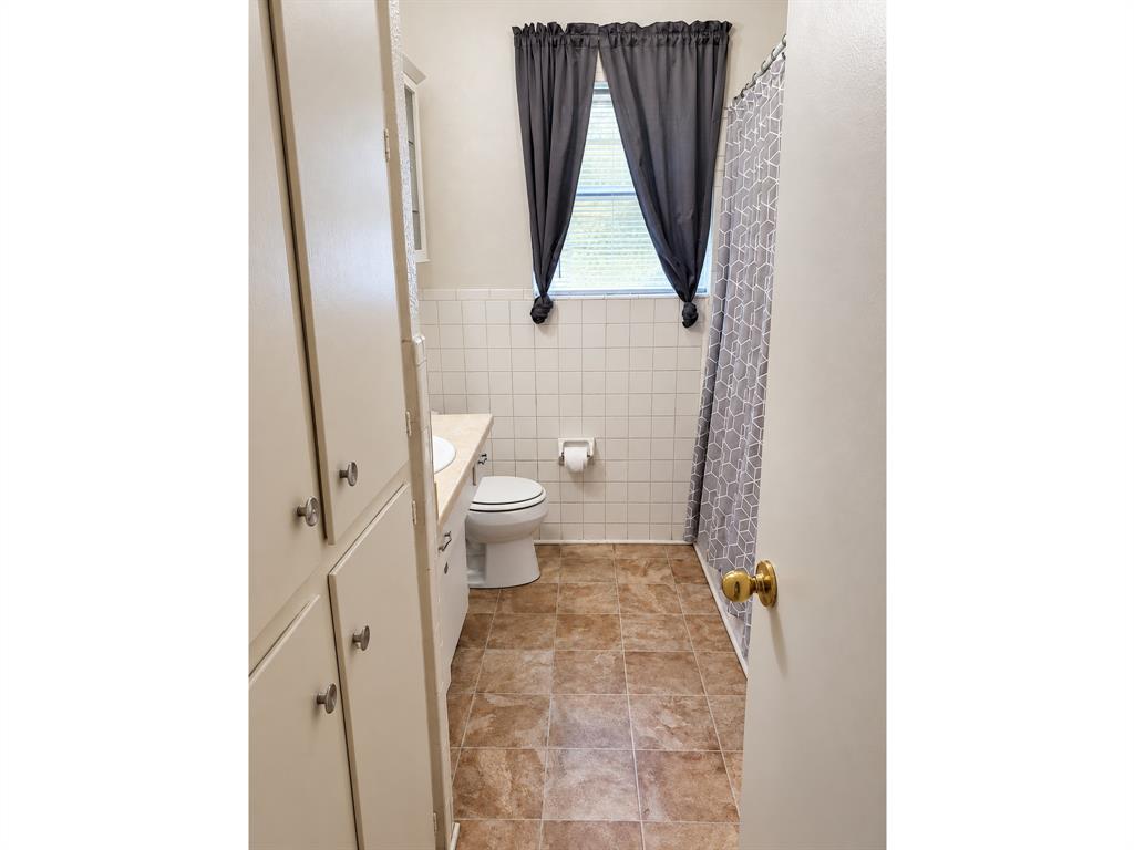 317 N Kuykendall, Quinlan, TX 75474