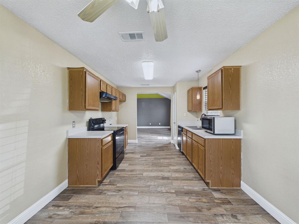 3014 Highridge Trail, Grand Prairie, TX 75052