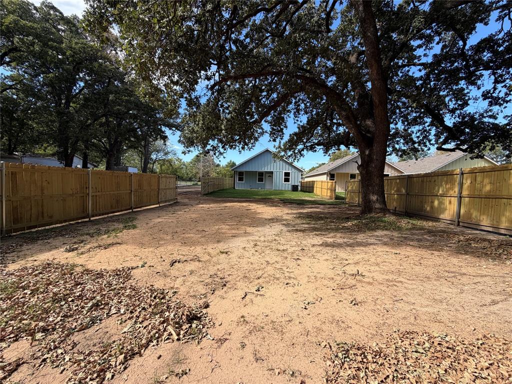 1604 Smoke Tree Lane, Dallas, TX 75253