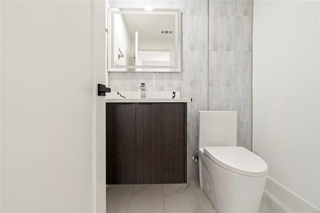 2019 California Drive, #204, Dallas, TX 75204