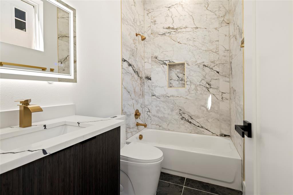 2019 California Drive, #204, Dallas, TX 75204