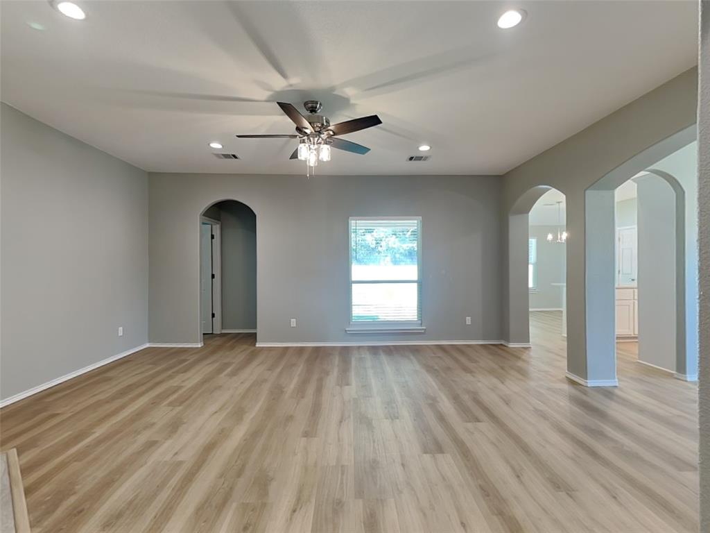 217 Richard Lane, Red Oak, TX 75154