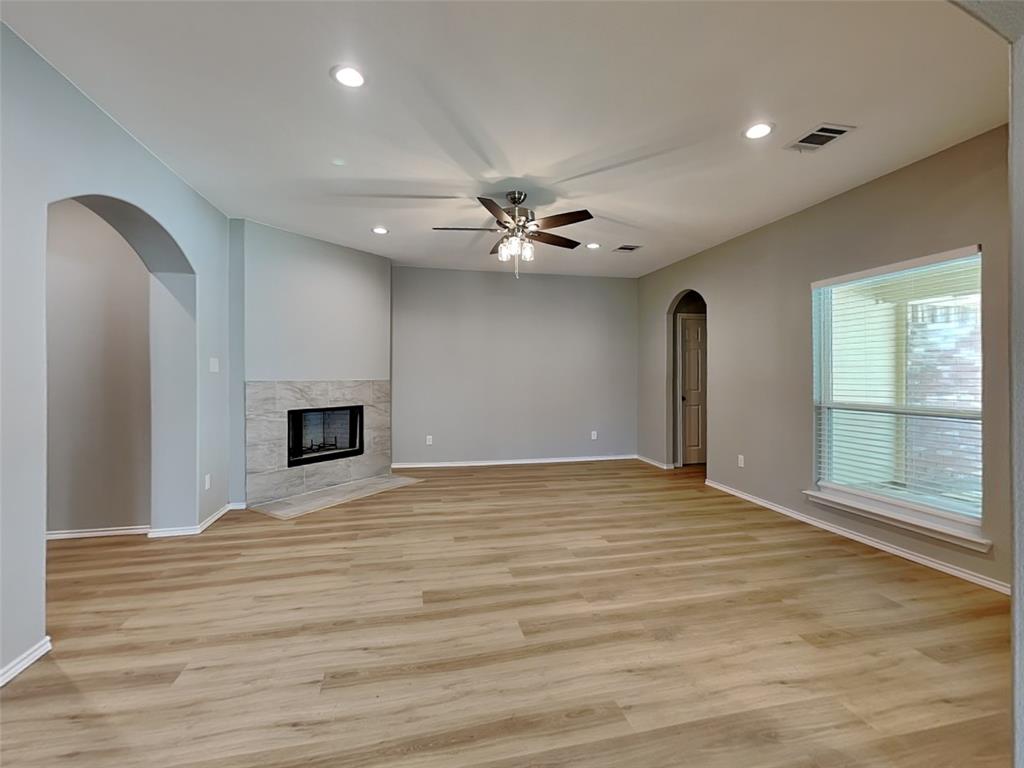 217 Richard Lane, Red Oak, TX 75154