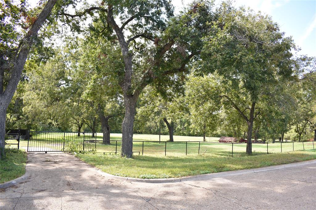 3933 Lawnview Avenue, Dallas, TX 75227