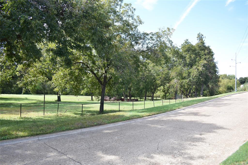 3933 Lawnview Avenue, Dallas, TX 75227