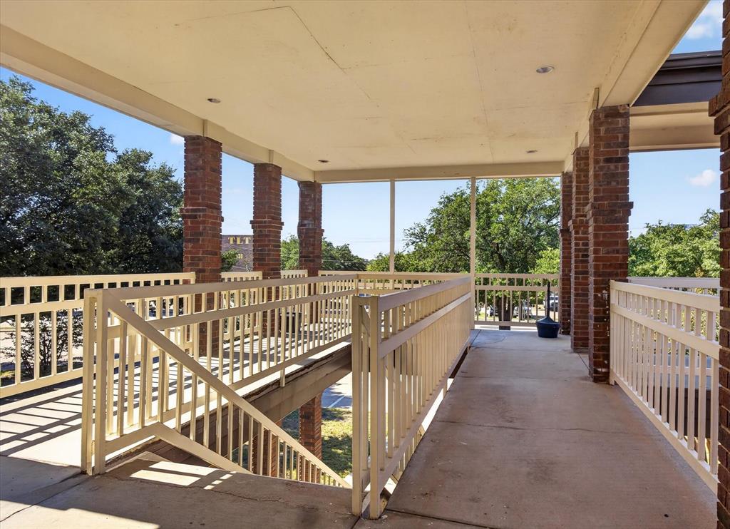 329 OAKS Trail, Garland, TX 75043
