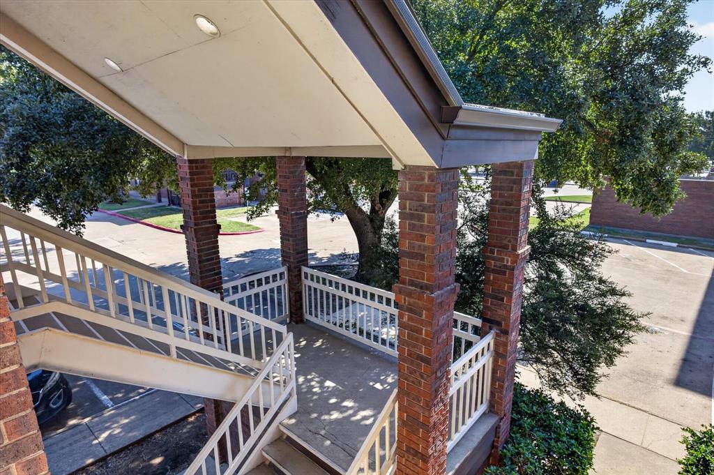 329 OAKS Trail, Garland, TX 75043