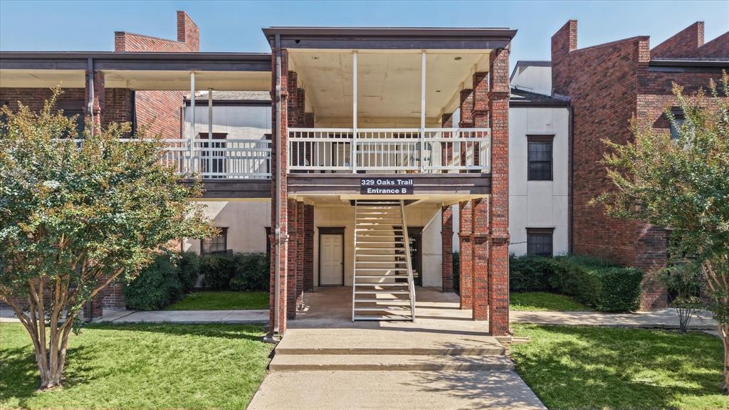 329 OAKS Trail, Garland, TX 75043