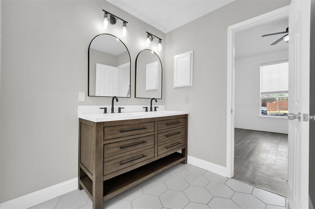 1410 Post Oak Drive, Rowlett, TX 75089