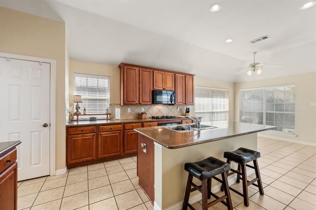 Breakfast bar