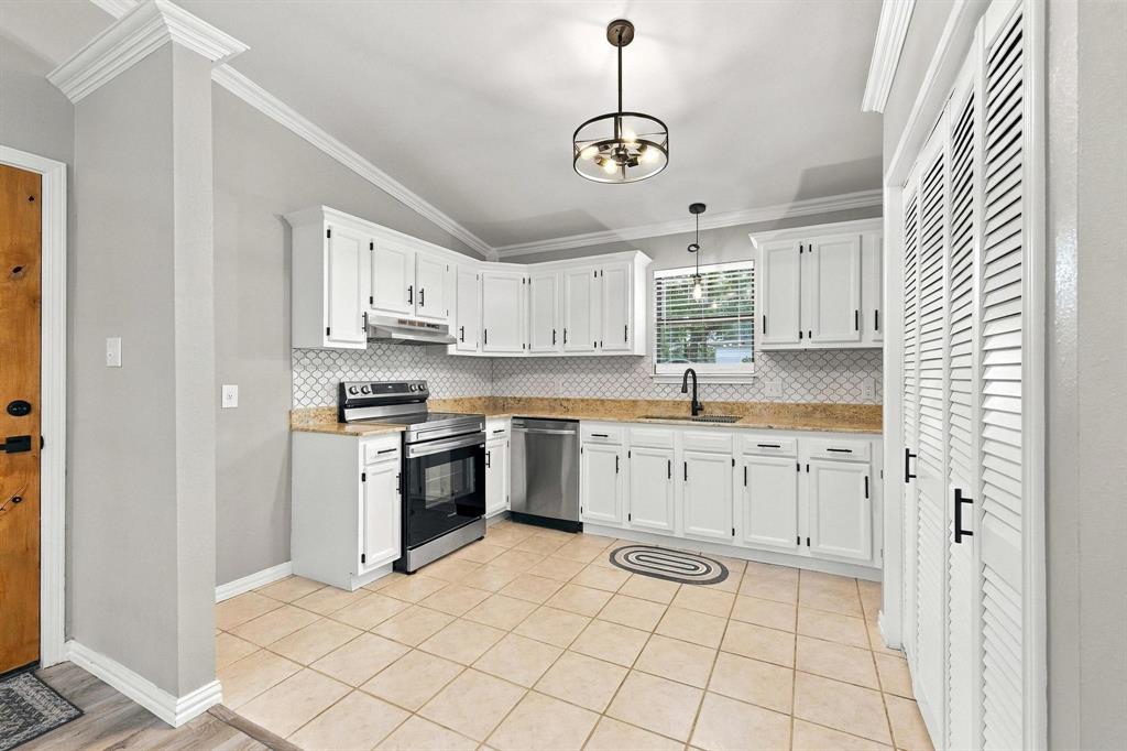 938 Amsden Street, Denison, TX 75020