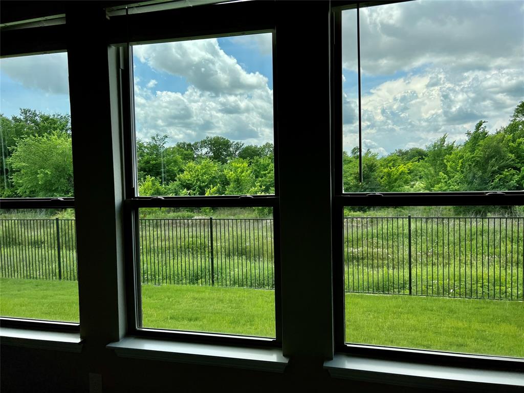 277 Middlefield Drive, Red Oak, TX 75154