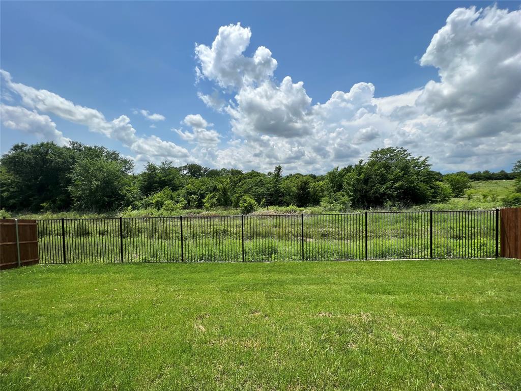 277 Middlefield Drive, Red Oak, TX 75154