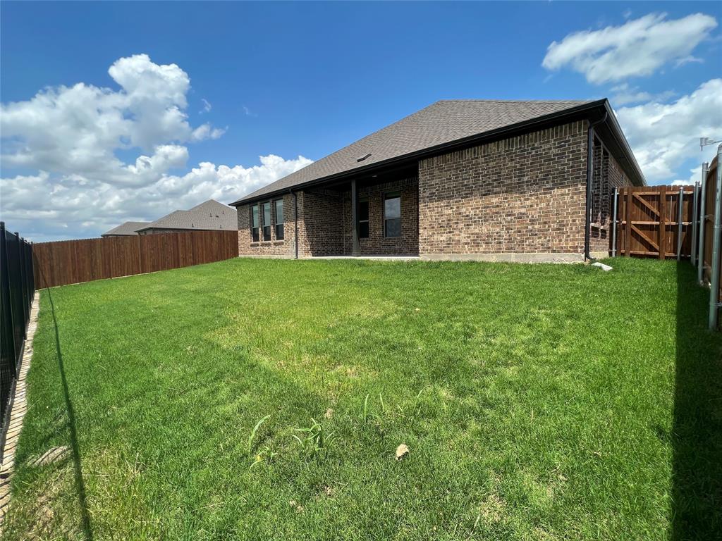 277 Middlefield Drive, Red Oak, TX 75154