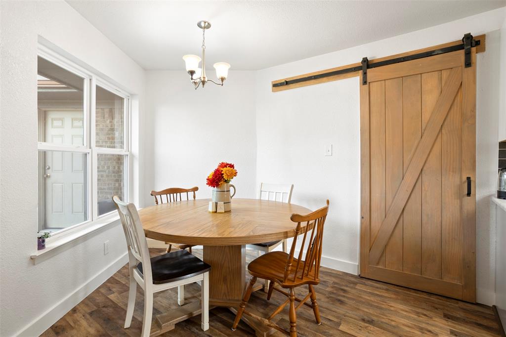 Breakfast nook area